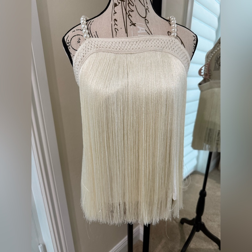 Boston Proper Cream Fringe & Pearl
Top - GET HOLIDAY READY🎊